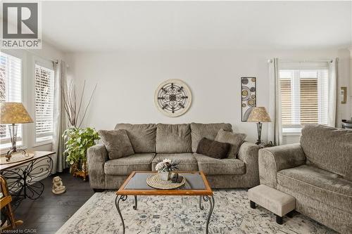 15 Irving Drive, Norwich, ON - Indoor Photo Showing Living Room