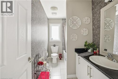 15 Irving Drive, Norwich, ON - Indoor Photo Showing Bathroom