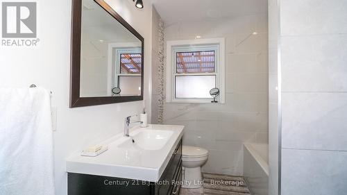 156 The Westway, Toronto (Kingsview Village-The Westway), ON - Indoor Photo Showing Bathroom