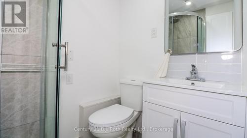 156 The Westway, Toronto (Kingsview Village-The Westway), ON - Indoor Photo Showing Bathroom