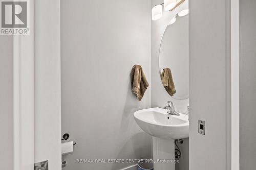 21575 Heritage Road, Thames Centre, ON - Indoor Photo Showing Bathroom