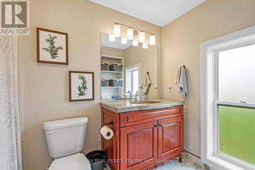 21575 Heritage Road, Thames Centre, ON - Indoor Photo Showing Bathroom
