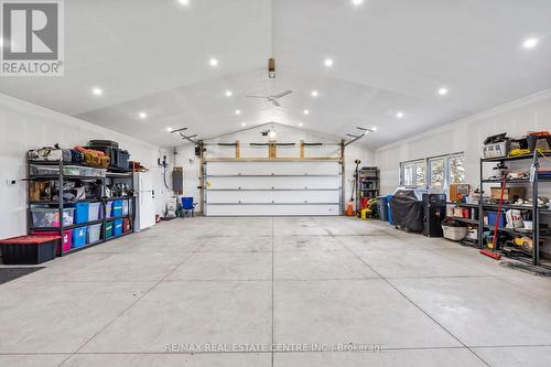 21575 Heritage Road, Thames Centre, ON - Indoor Photo Showing Garage
