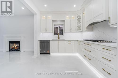 18 Dawes Road, Brampton, ON - Indoor Photo Showing Kitchen
