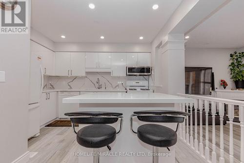 128 Karalee Crescent, Cambridge, ON - Indoor Photo Showing Kitchen