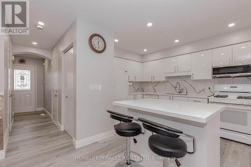 128 Karalee Crescent, Cambridge, ON - Indoor Photo Showing Kitchen