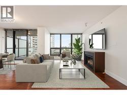 705 2959 GLEN DRIVE  Coquitlam, BC V3B 0B8