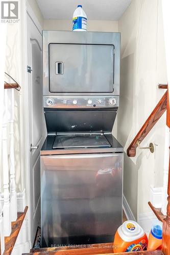 164 Dewell Crescent, Clarington, ON - Indoor Photo Showing Laundry Room
