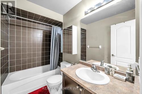 164 Dewell Crescent, Clarington, ON - Indoor Photo Showing Bathroom