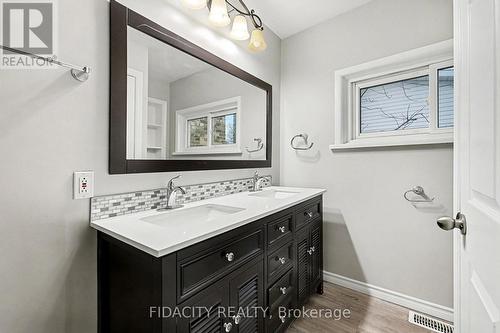 38 Winnifred Street N, Smiths Falls, ON - Indoor Photo Showing Bathroom