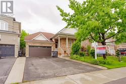 195 VAN SCOTT DRIVE  Brampton, ON L7A 1V2