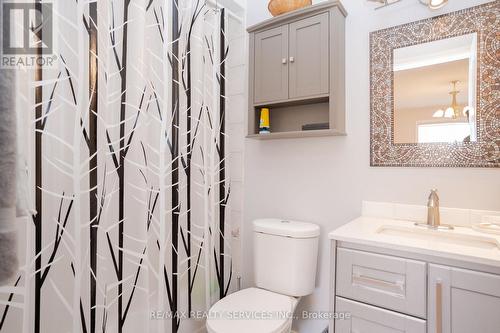 195 Van Scott Drive, Brampton, ON - Indoor Photo Showing Bathroom