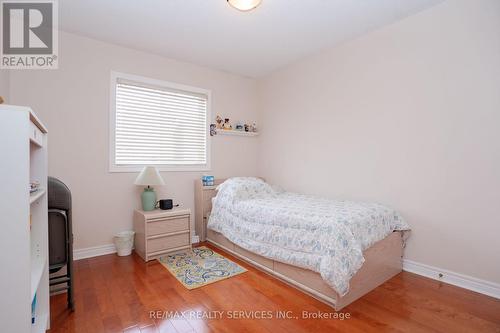 195 Van Scott Drive, Brampton, ON - Indoor Photo Showing Bedroom