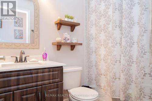 195 Van Scott Drive, Brampton, ON - Indoor Photo Showing Bathroom