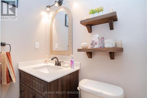195 Van Scott Drive, Brampton, ON - Indoor Photo Showing Bathroom