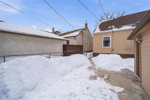 779 Goulding Street, Winnipeg, MB - Outdoor