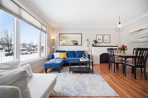 779 Goulding Street, Winnipeg, MB - Indoor Photo Showing Living Room