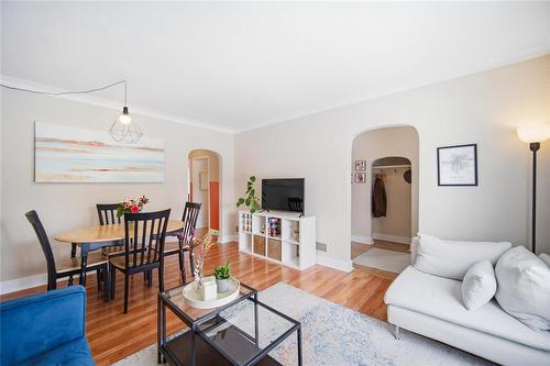 779 Goulding Street, Winnipeg, MB - Indoor Photo Showing Living Room
