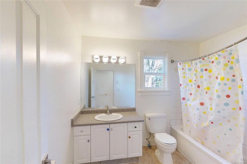 2943 Cedar Hill Rd, Victoria, BC 