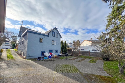 2943 Cedar Hill Rd, Victoria, BC 