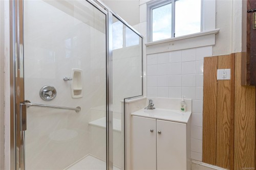 126 Ladysmith St, Victoria, BC 