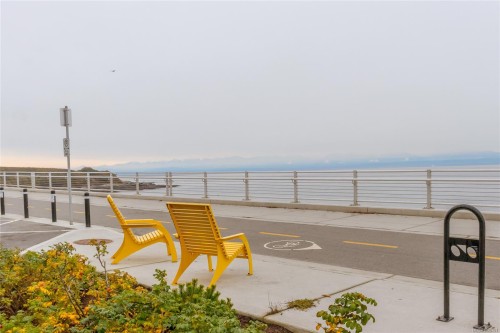 126 Ladysmith St, Victoria, BC 