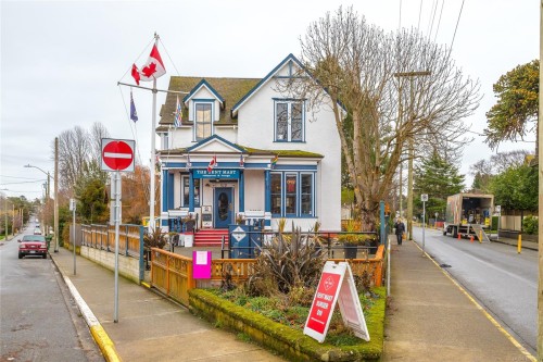 126 Ladysmith St, Victoria, BC 