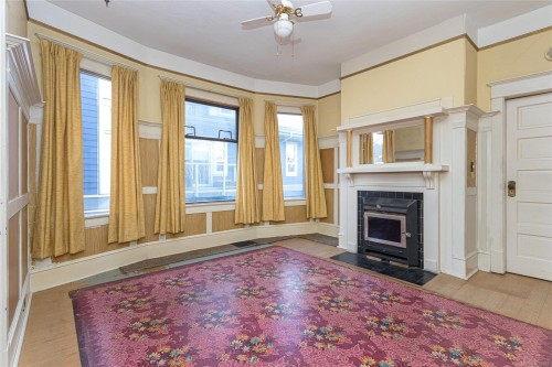 126 Ladysmith St, Victoria, BC 