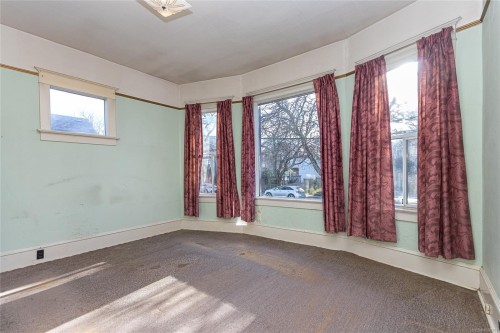 126 Ladysmith St, Victoria, BC 