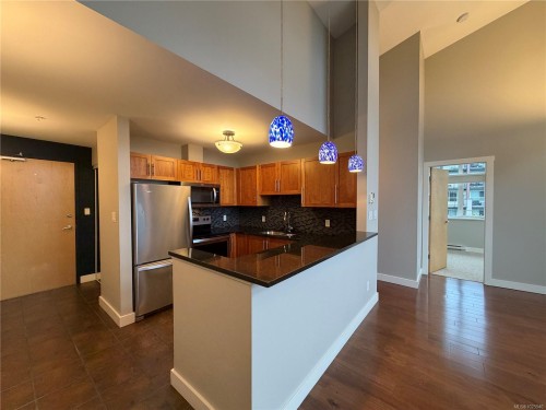 201-1629 Townsite Rd, Nanaimo, BC - Indoor Photo Showing Kitchen
