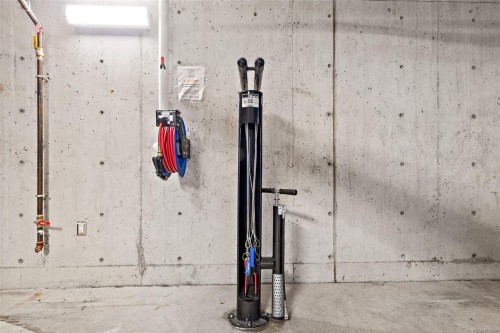 306-1301 Hillside Ave, Victoria, BC - Indoor Photo Showing Other Room