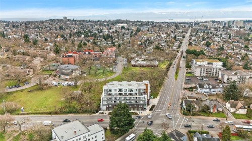 306-1301 Hillside Ave, Victoria, BC - Outdoor With View