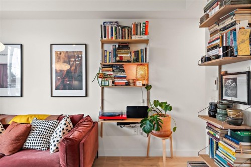 306-1301 Hillside Ave, Victoria, BC - Indoor