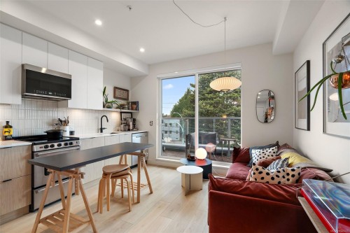 306-1301 Hillside Ave, Victoria, BC - Indoor Photo Showing Kitchen With Upgraded Kitchen