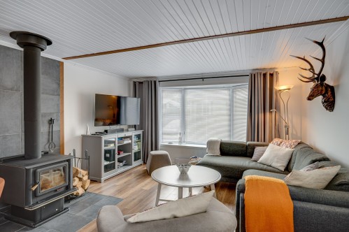 Living Room - 507  - Z Ch. Des Habitations-Des-Monts, Saint-Sauveur, QC - Indoor Photo Showing Living Room With Fireplace