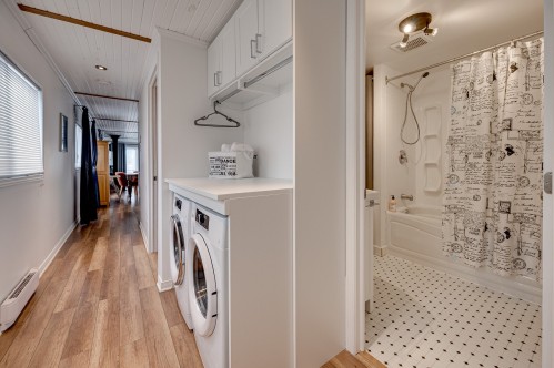Mud Room - 507  - Z Ch. Des Habitations-Des-Monts, Saint-Sauveur, QC - Indoor Photo Showing Laundry Room