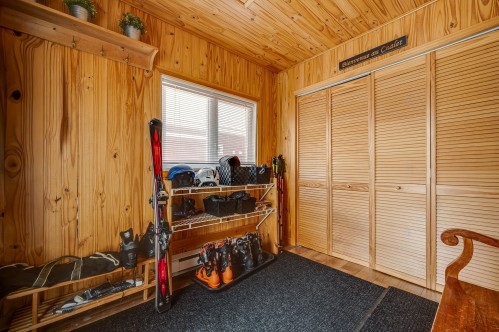 Entry - 507  - Z Ch. Des Habitations-Des-Monts, Saint-Sauveur, QC - Indoor Photo Showing Other Room