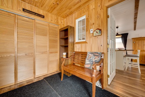 Entry - 507  - Z Ch. Des Habitations-Des-Monts, Saint-Sauveur, QC - Indoor Photo Showing Other Room