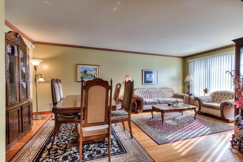 Vue d'ensemble - 798 Place Parkway, Laval (Chomedey), QC - Indoor Photo Showing Living Room