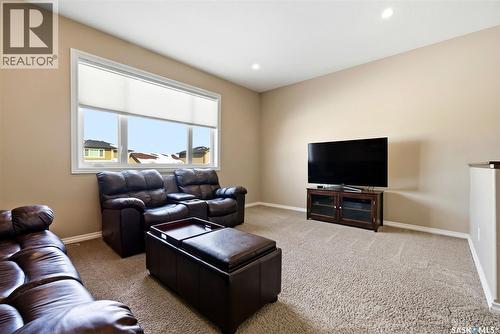 5221 Watson Way, Regina, SK - Indoor Photo Showing Living Room