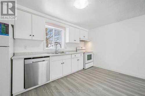 5 Troy Crescent, Guelph (Grange Road), ON - Indoor Photo Showing Kitchen With Double Sink