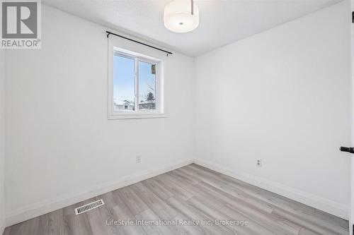 5 Troy Crescent, Guelph (Grange Road), ON - Indoor Photo Showing Other Room