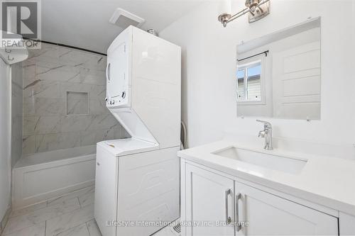 5 Troy Crescent, Guelph (Grange Road), ON - Indoor Photo Showing Laundry Room