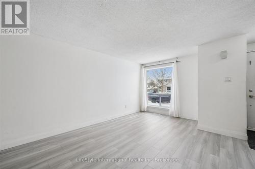 5 Troy Crescent, Guelph (Grange Road), ON - Indoor