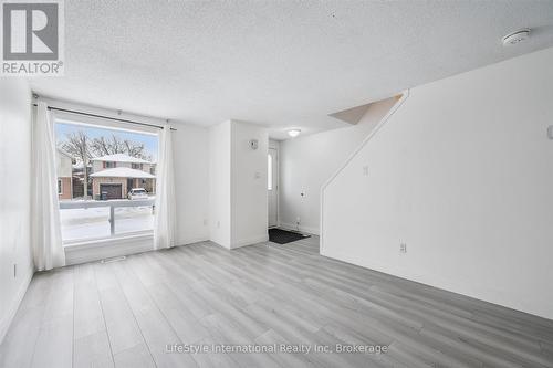 5 Troy Crescent, Guelph (Grange Road), ON - Indoor Photo Showing Other Room