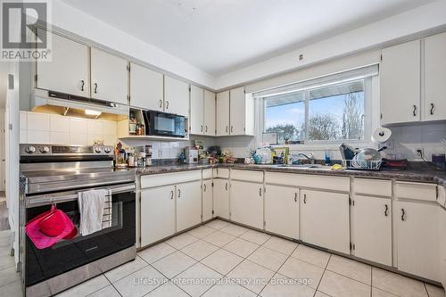 15 Fairview Boulevard, Guelph (Dovercliffe Park/Old University), ON - Indoor Photo Showing Kitchen