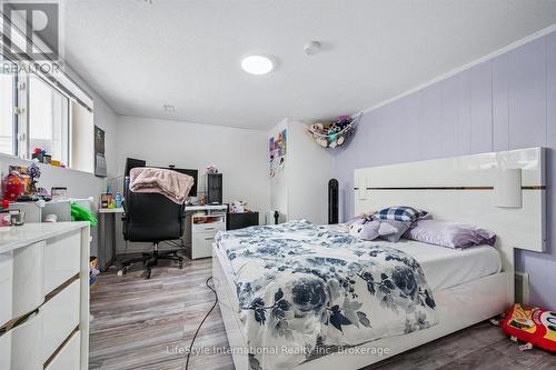 15 Fairview Boulevard, Guelph (Dovercliffe Park/Old University), ON - Indoor Photo Showing Bedroom
