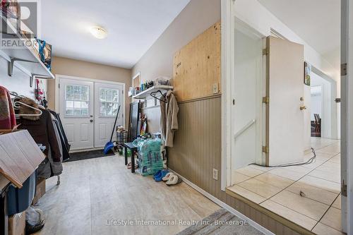 15 Fairview Boulevard, Guelph (Dovercliffe Park/Old University), ON - Indoor