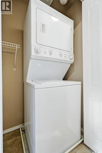 1027 Birchwood Place, Regina, SK - Indoor Photo Showing Laundry Room