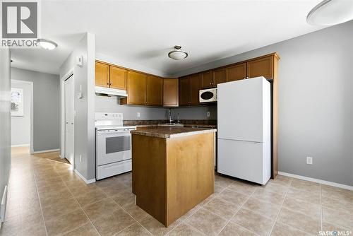 1027 Birchwood Place, Regina, SK - Indoor Photo Showing Kitchen